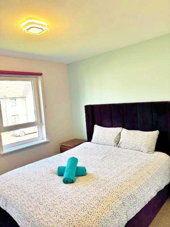 Hébergement de vacances 3 Bed House With Parking Near Airport